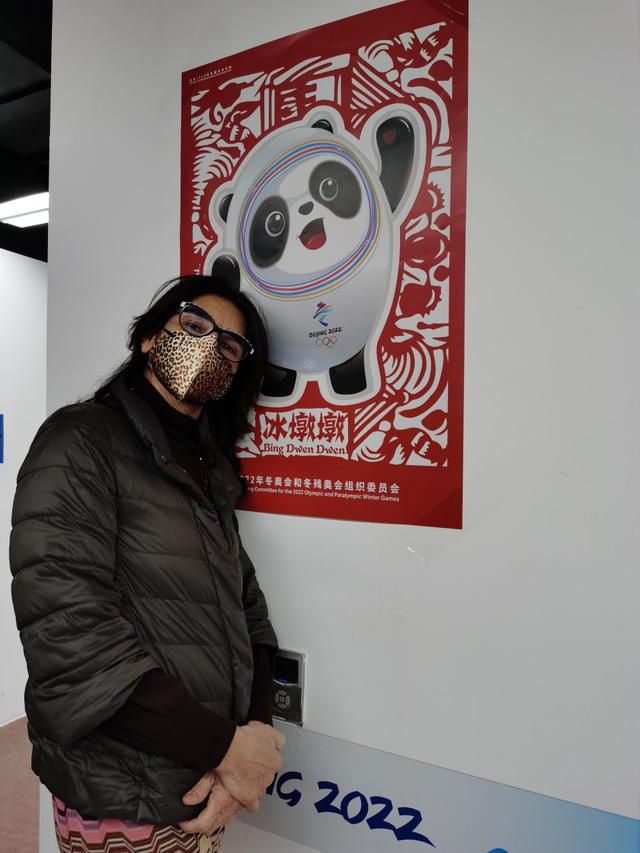 说完这话，他见顾言忠脸色非常难看，又开口道：大哥，我这也是为了顾家，否则，一旦你去世、一旦嫂子和囡囡得到了你的遗产，你的这份遗产可就不姓顾了，顾家的实力，会瞬间被挤出燕京第三，连前五都未必能保障的了，你忍心看顾家百年家业，在你死后被腰斩吗？顾言忠冷声道：老二，任你说的满嘴桃花开，但归根结底，你不还是想要我的家产吗？我告诉你，我早就已经定好了遗嘱，在我的遗嘱里，我的遗产一分为二，你嫂子继承一半，囡囡继承另一半，依据法律，既然我已经制定好了遗产分配的方式，你是无权插手的。